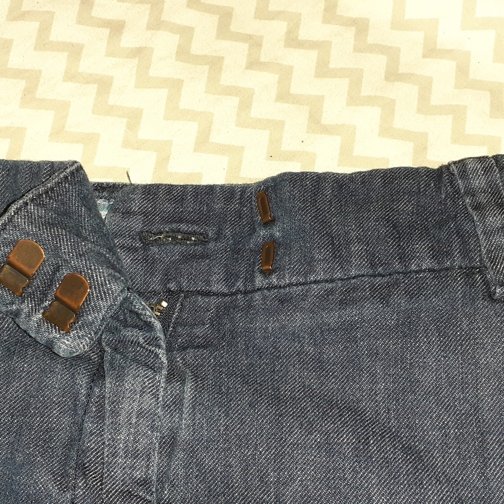 Clothes - Picture 2 of 3